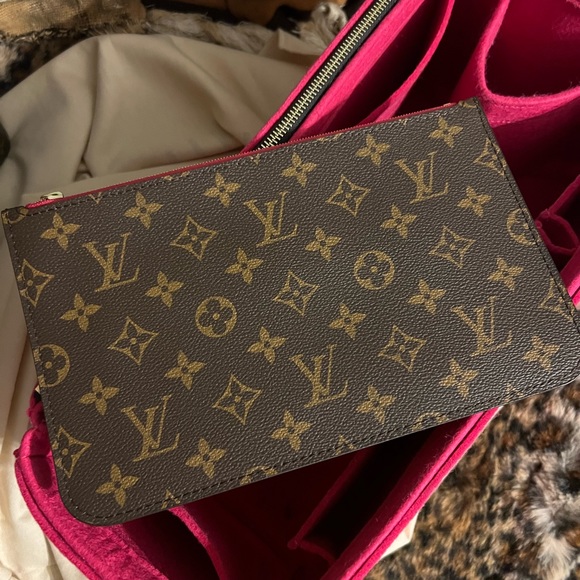 Authentic LOUIS VUITTON Monogram Neverfull GM - Picture 6 of 16
